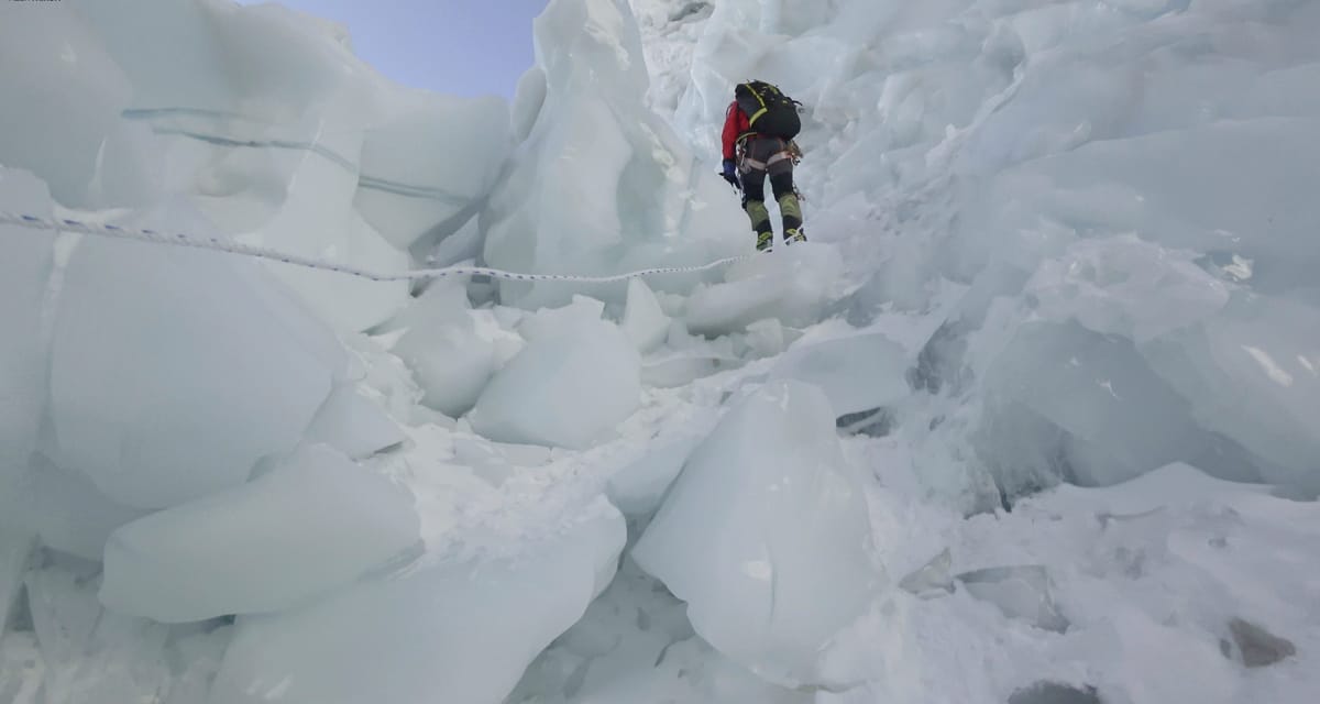 Alex Txikon Comes Up Short on Everest Summit Attempt