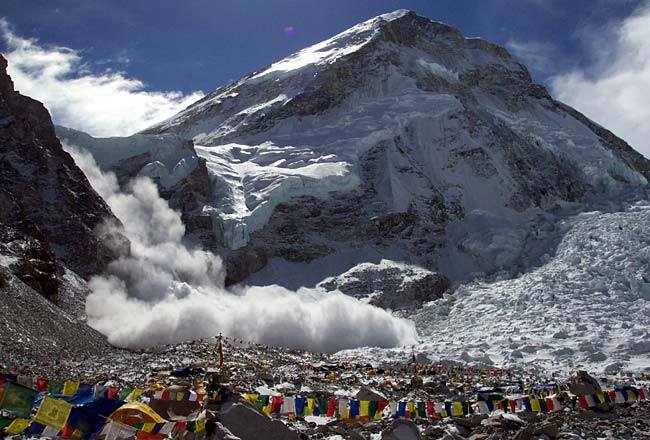 UPDATE: Death toll rises to 19; 61 injured and many missing on Everest as earthquake hits Nepal