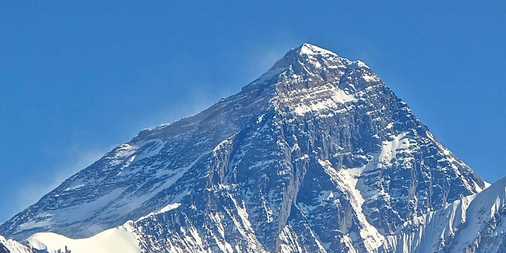 Everest avalanche death toll touches 14, three sherpas still missing