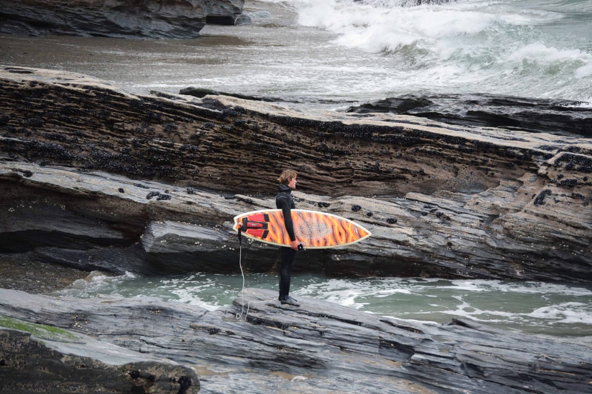 Cold UK Surf Produces the Perfect Wave