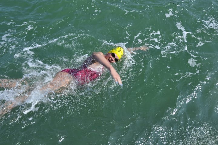 1st in 25 years - Chloë McCardel does a non-stop triple crossing of English Channel