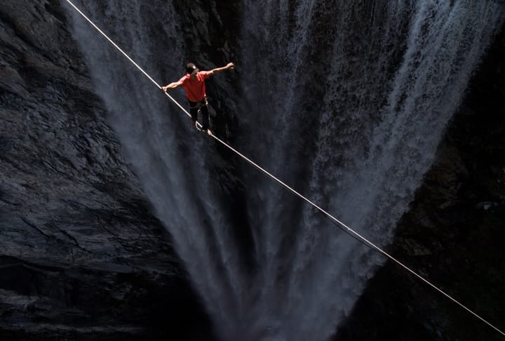 Friedi Kühne Free Solos 110 Meter Highline