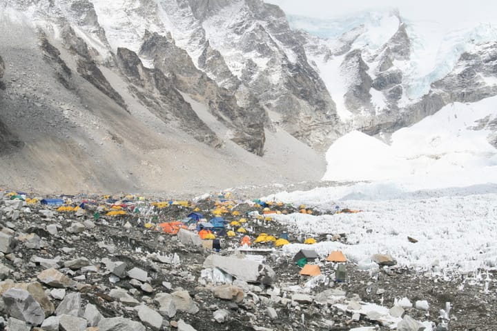 Quake update: Rescue service on; many climbers still missing on Everest