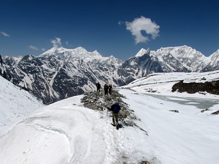 Quake Update: Two trekkers dead in Manaslu, more than 100 missing in Langtang