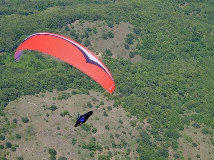 India's top ranked paraglider misses podium at Pre-European & Hungarian Championship 2015