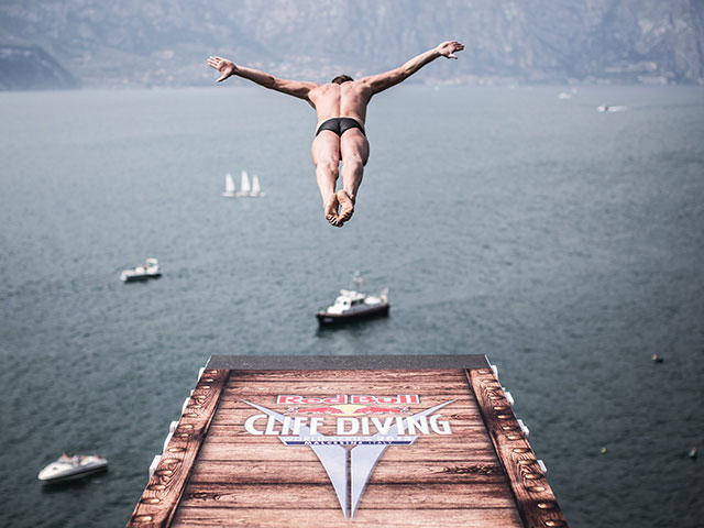Body--Cliff-Diving 