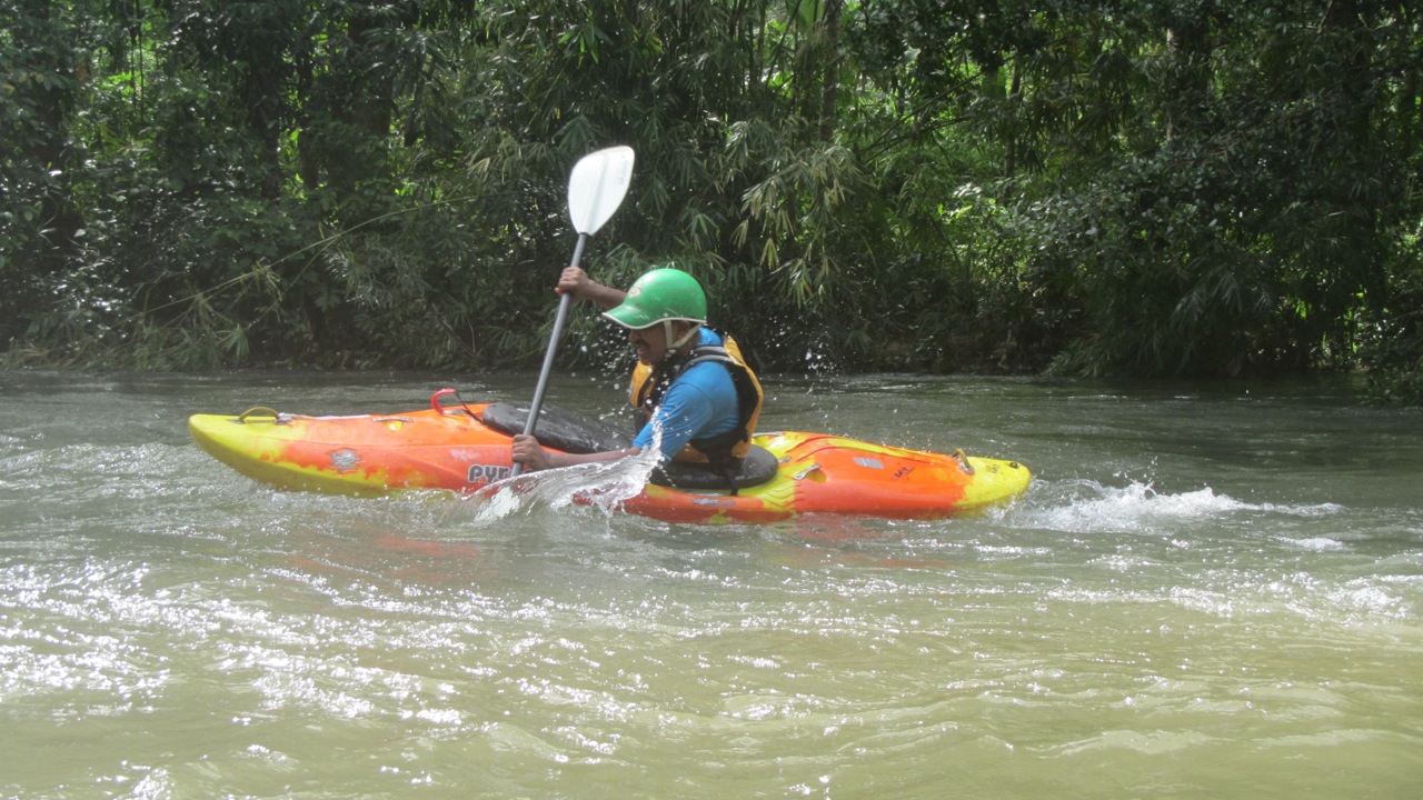 learn to kayak