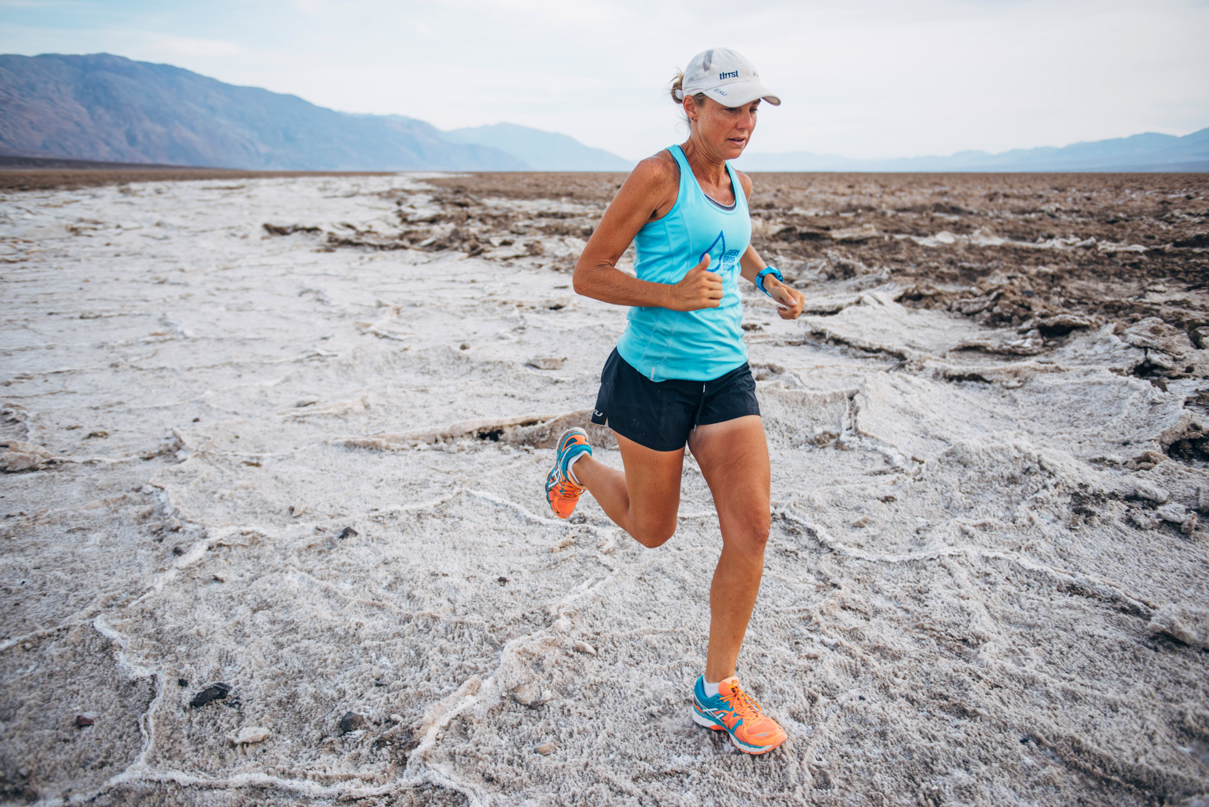 Mina-Guli-running-the-Mojave-Desert-4---7-Deserts-Run---March-2016.jpg